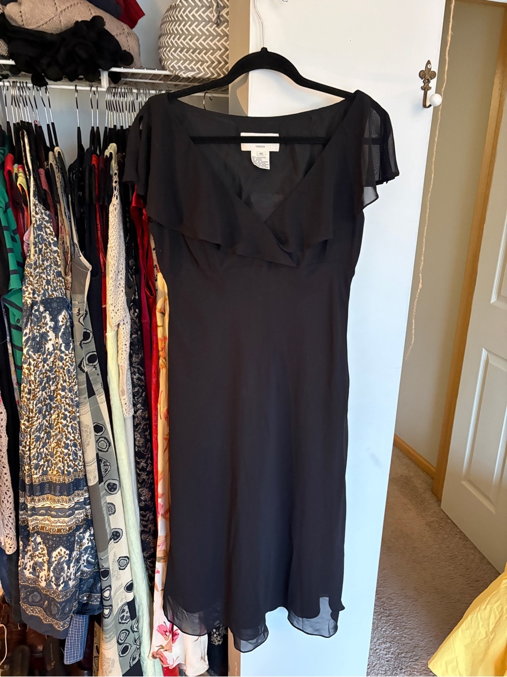 Evan Picone Black Flutter-Sleeve Midi Dress